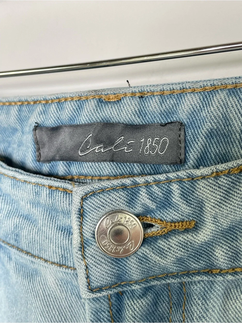Feminine | Cali 1850 Embroidered Bow Wide Leg Jeans | Light Wash High Rise | 7 - Picture 4 of 11